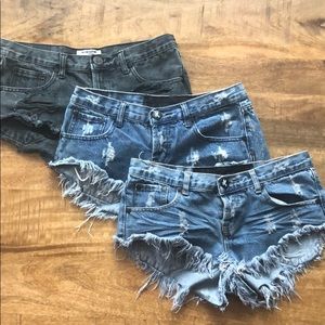 Bundle of 3 one teaspoon shorts. All size 26.